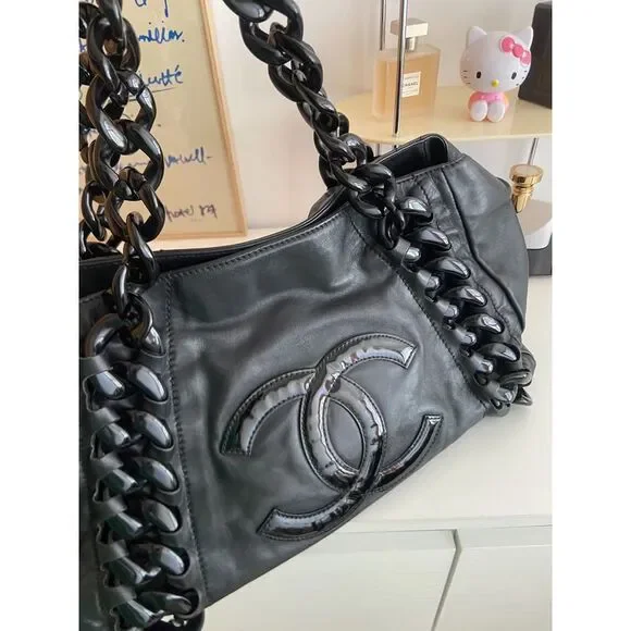 Chanel Women Pre-Loved Bag Very Good Condition - Picture 2 of 9